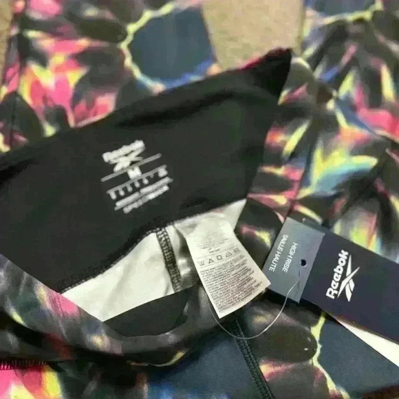 NWT Reebok ID Train Printed Leggings size M - Picture 8 of 9